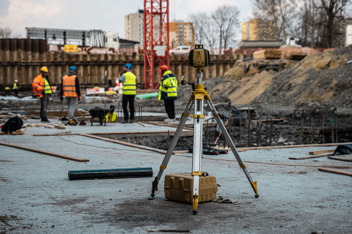Na stavbě Pernerky je vidět výrazný posun. Spodní stavba postupuje naplno