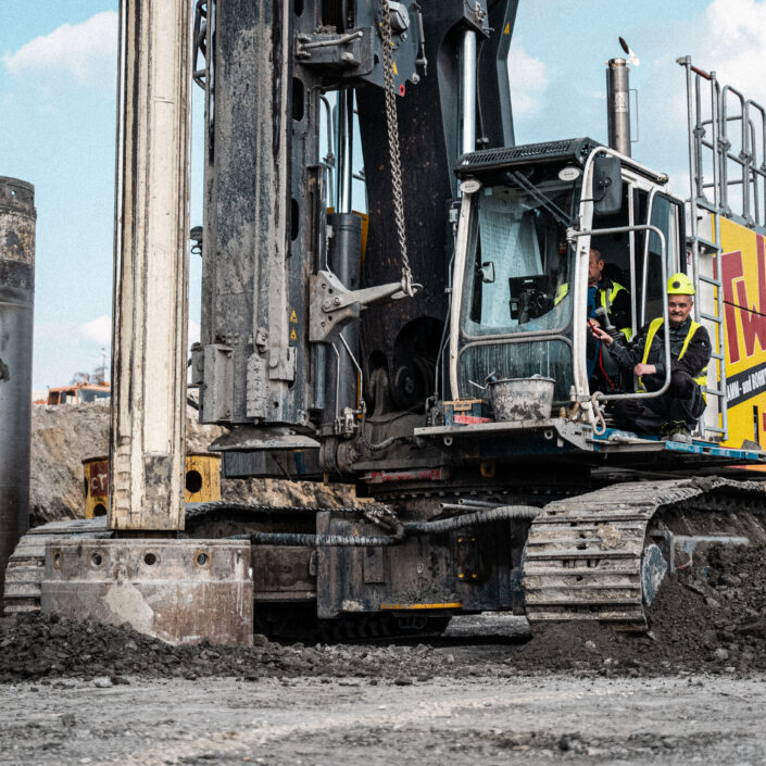 Na stavbě Pernerky je vidět výrazný posun. Spodní stavba postupuje naplno